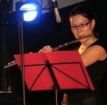 Emmanuelle LACHAL - Prof de flute traversière et d'éveil musical